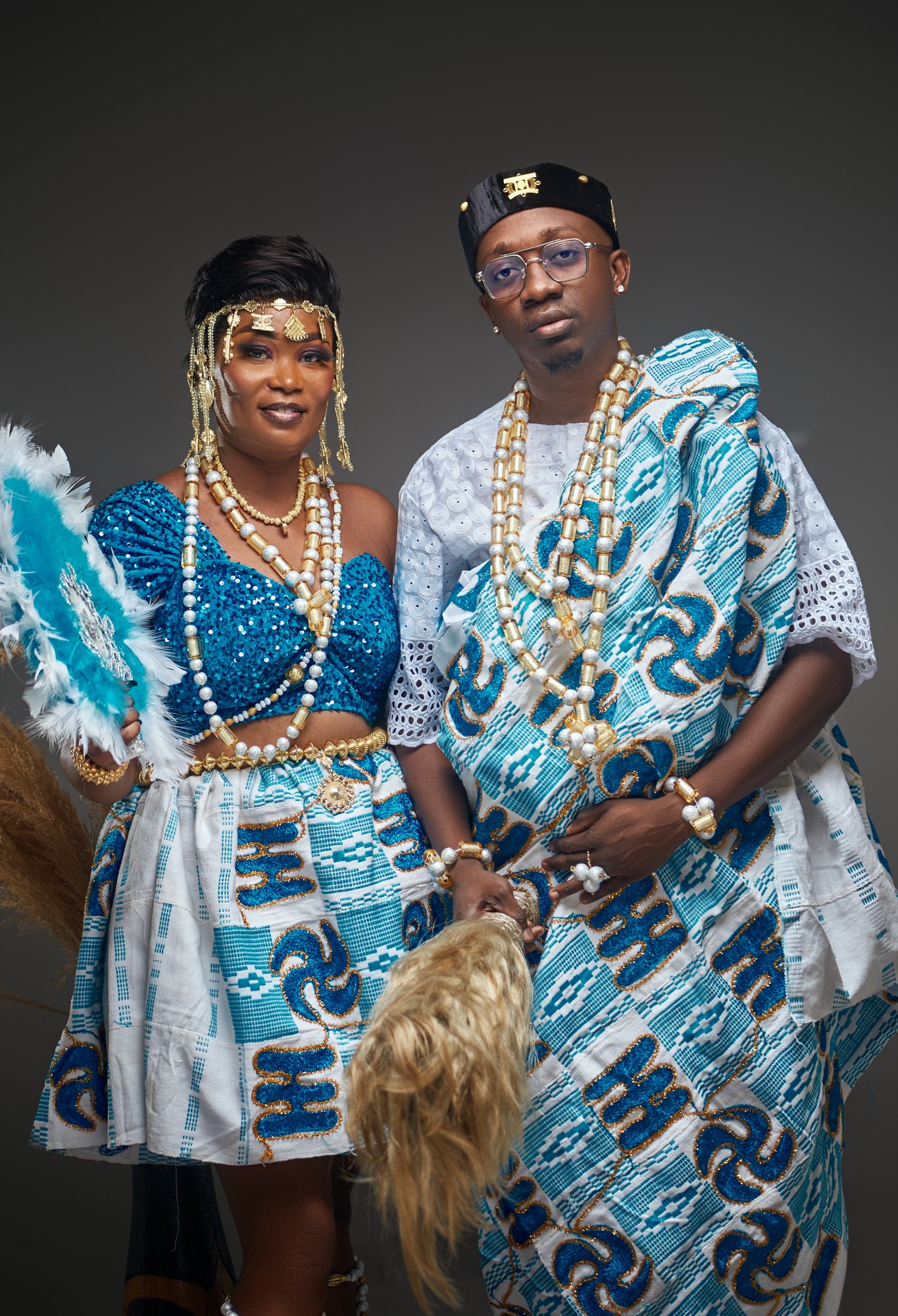 Medho et Clody en tenue traditionnelle